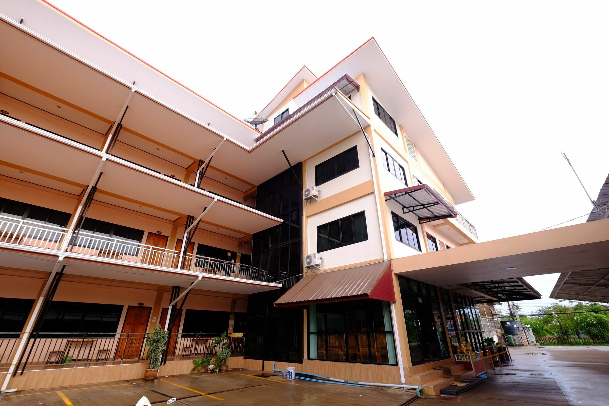 Kanjana Mansion Sakon Nakhon Ngoại thất bức ảnh
